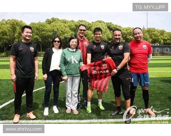 上海足球队在联合会杯中的灵活性表现引发热议与期待