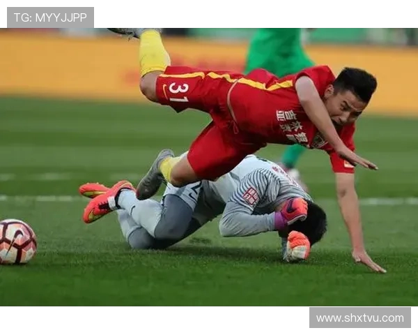 2017年重庆队与国安队激战回顾球迷心中难忘的经典对决